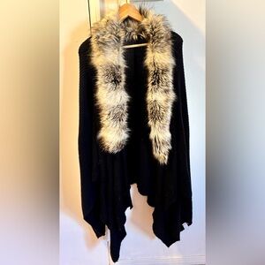 Black cape with not real  fur